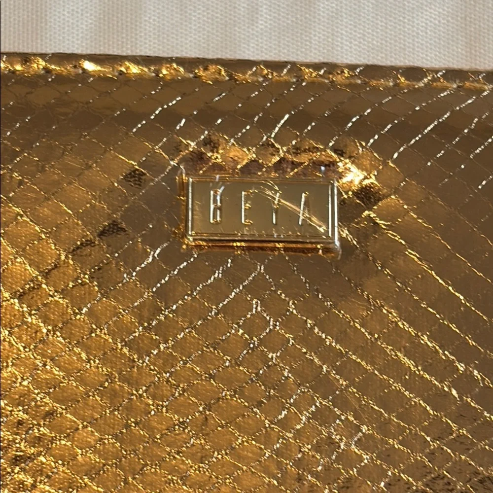 BEYA Wallet EUC - Picture 2 of 11
